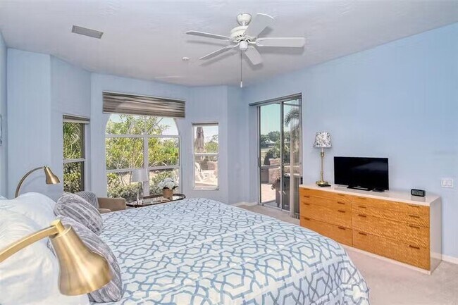 Building Photo - AVAILABLE JULY 1ST! Water & Golf Views in University Park Country Club with Pool and Spa!  3bed |...