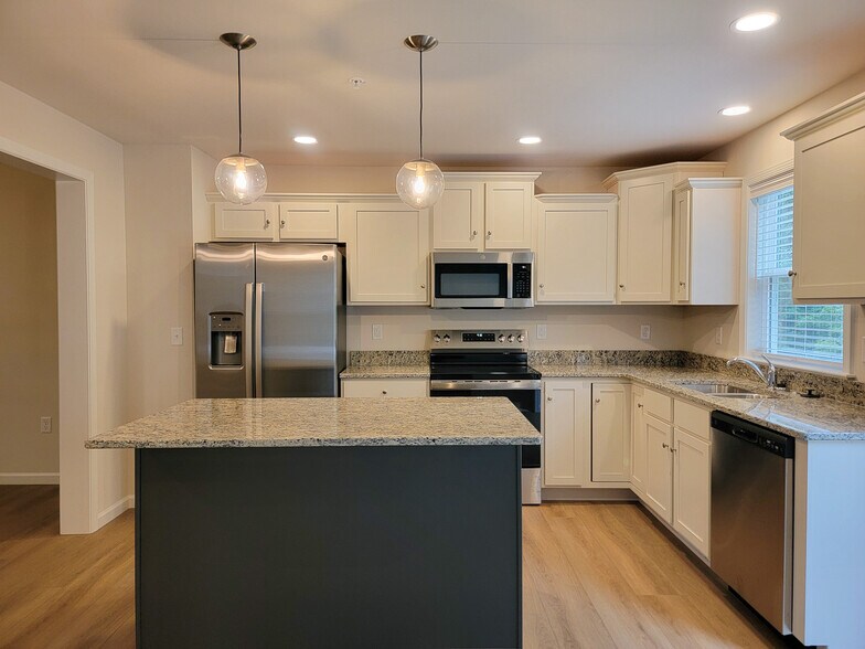 Building Photo - 93 Beech Tree Ct