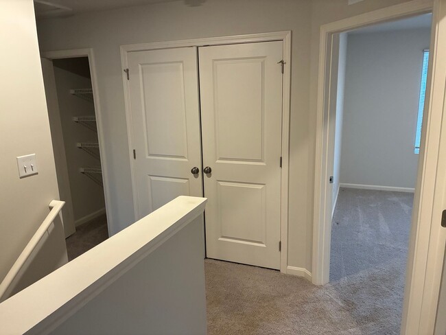 Building Photo - 105 S Osprey Ct