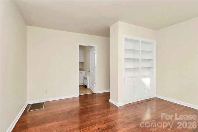 Building Photo - 540 Wakefield Dr