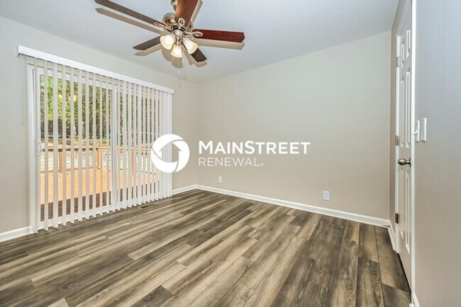 Building Photo - 3 Bedroom Pet-Friendly Home in MOUNT JULIE...