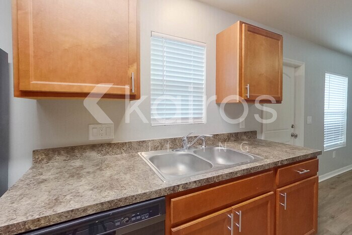 Building Photo - 3408 15th St SW