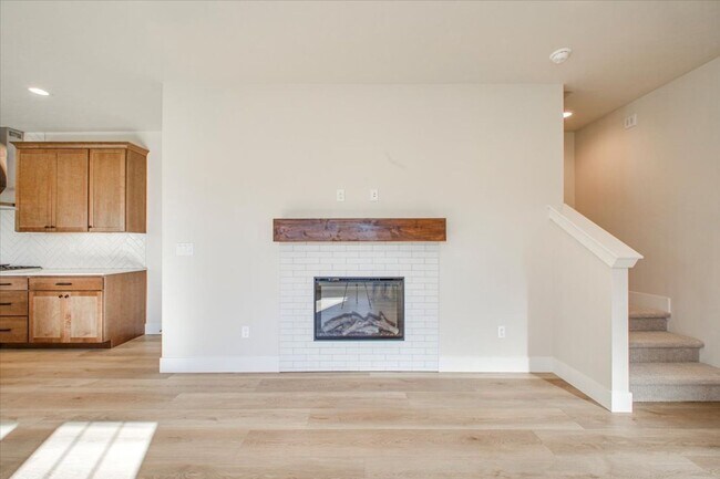 Building Photo - Luxury Townhome in the Heart of Eagle — 3 Beds + 3 Baths + Premium Amenities