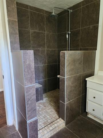 Building Photo - 200 W Armstrong Ave