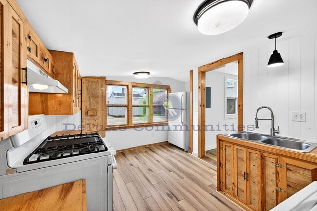 Building Photo - 3 Bedroom Single Family Home- Wyoming- Completely Remodeled!!!