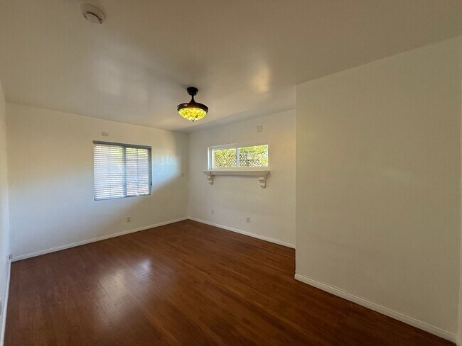 Building Photo - 507 Pullman St