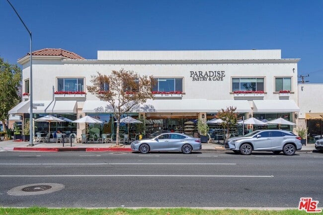 Building Photo - 1818 W Glenoaks Blvd