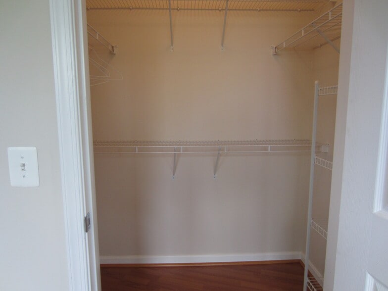 Walk-in Closet - 9480 Virginia Center Blvd