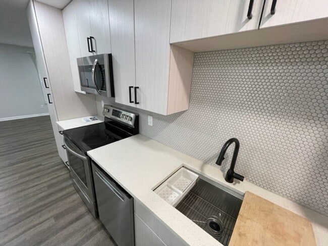 Building Photo - 4804 Hoyle Dr