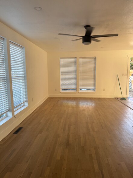 Building Photo - 5204 E 60th Way