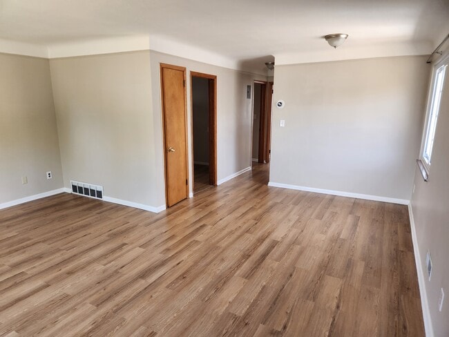 Building Photo - 7717 Kenton Ave