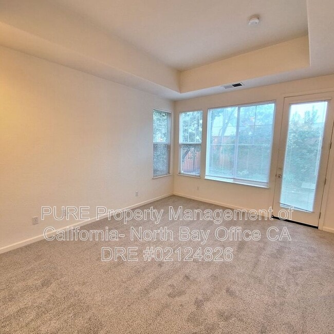 Building Photo - 1887 Mallard Ln