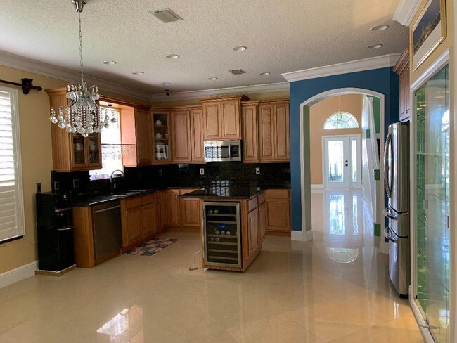Building Photo - 3865 NW Deer Oak Dr