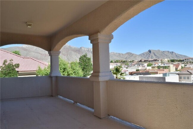 Building Photo - 6332 Franklin Vista Dr
