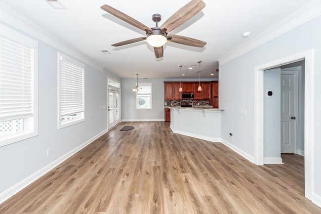 Building Photo - 4 Bedroom, 2.5 Bathroom Home in Reminisce ...
