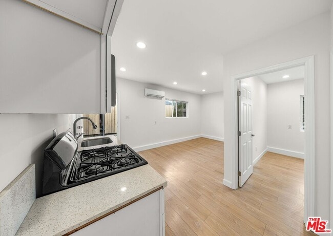 Building Photo - 10320 Mather Ave