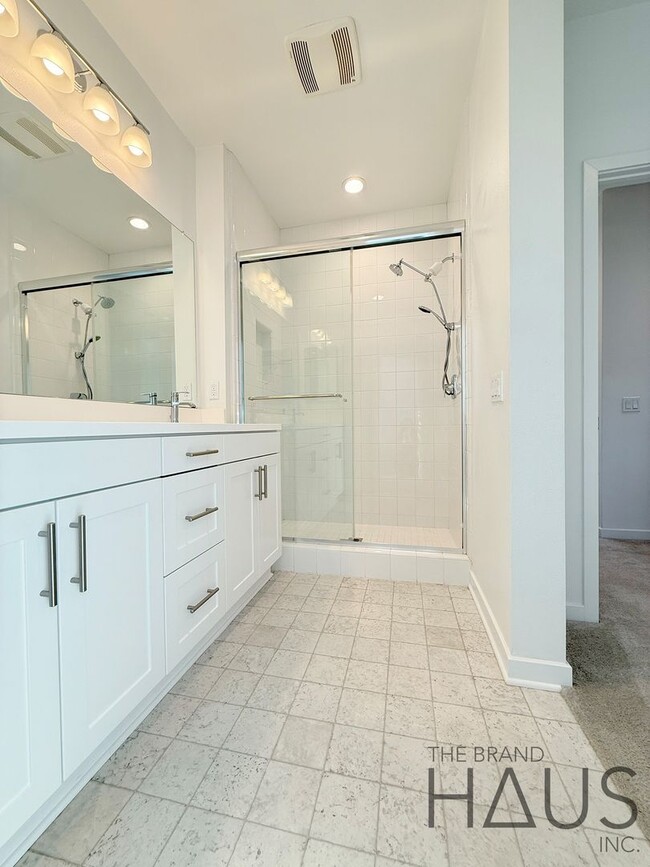 Building Photo - Modern Farmhouse-Style 2Bed 2.5Bath Twenty8 Walk Gated Community