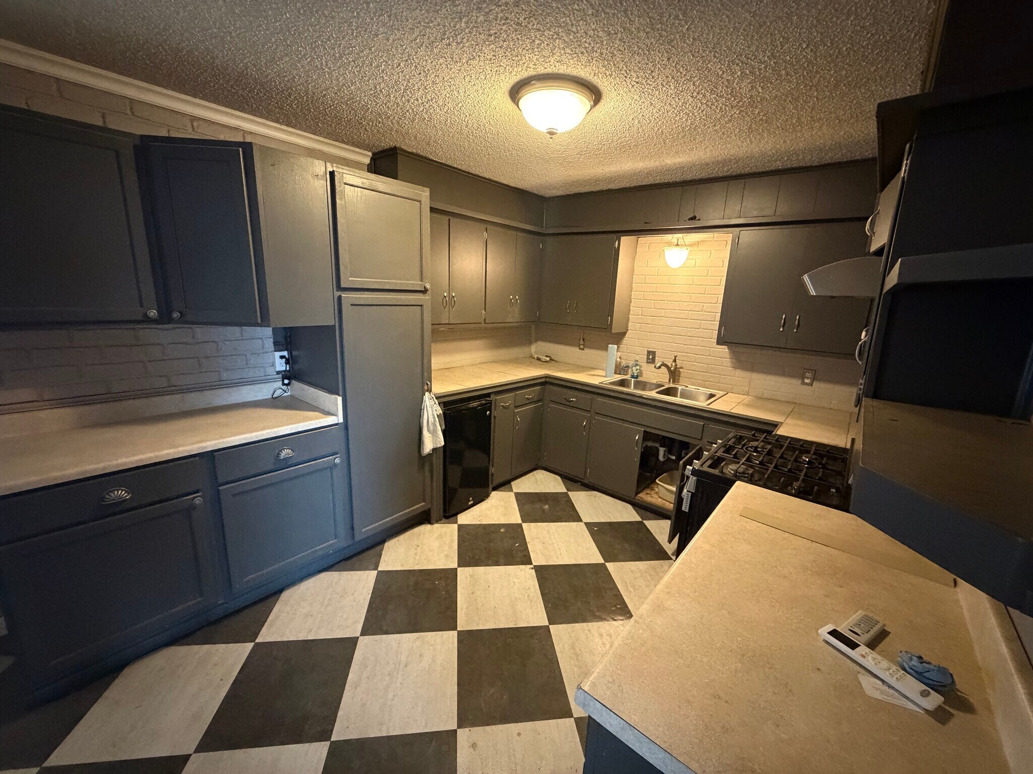 Building Photo - 3408 Upland Ave