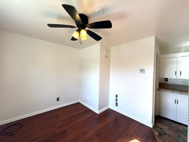 Building Photo - 432 W 17th St