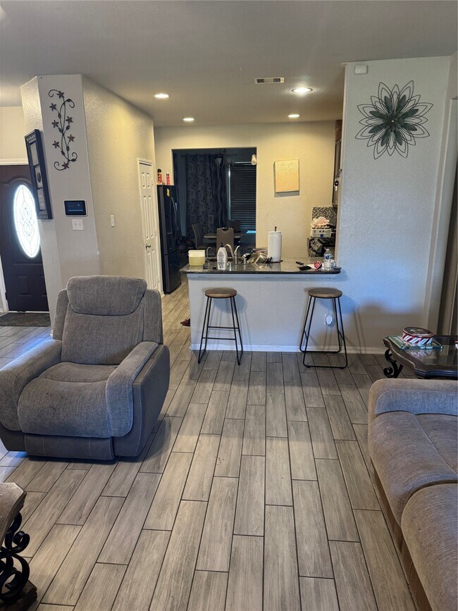 Building Photo - 8814 Alpine Wood Wy