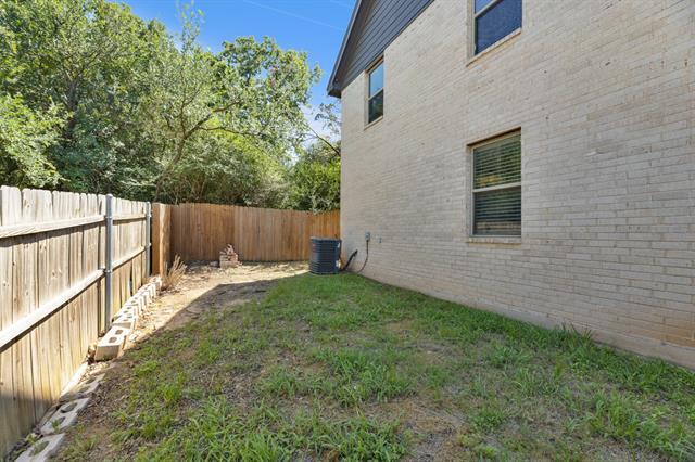 Building Photo - 1713 Bronco Rd