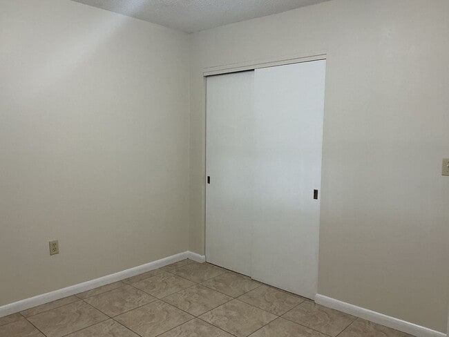 Building Photo - Winter Haven 3BR Home with Fenced Yard & Bonus Room