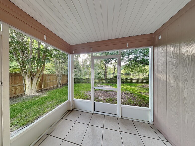 Building Photo - 3079 Wavering Ln