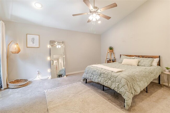 Building Photo - 6915 10 Oaks Cir