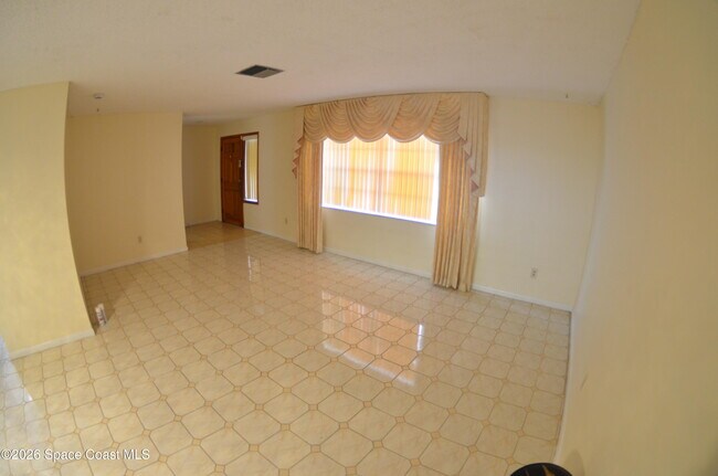 Building Photo - 300 Darrow Ave
