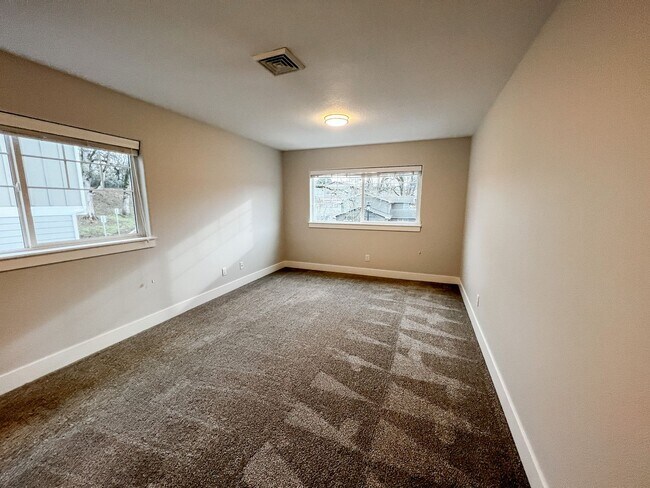 Building Photo - BIGFIR1069-1071