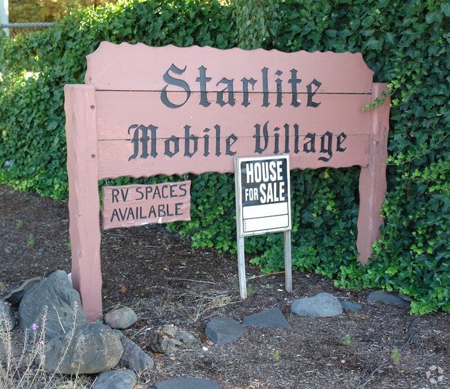 Building Photo - Starlite Mobile Home Park-Olof