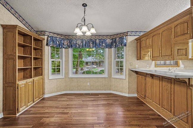 Building Photo - Spacious 3-Bedroom Home for Long-Term Lease in Hot Springs Village
