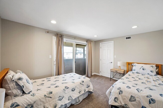 Building Photo - 5 Bedroom + 4 Bathroom Home  | Ocean Opulence | Furnished Monthly Rental