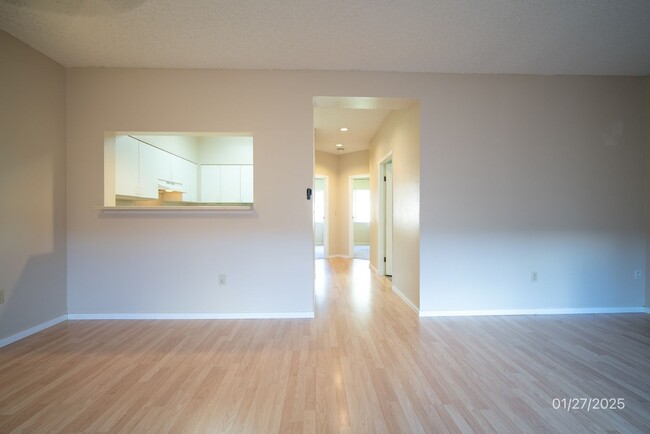 Building Photo - 2 Bd 1 bath 2 Pkg - Mililani Mauka - 95-10...