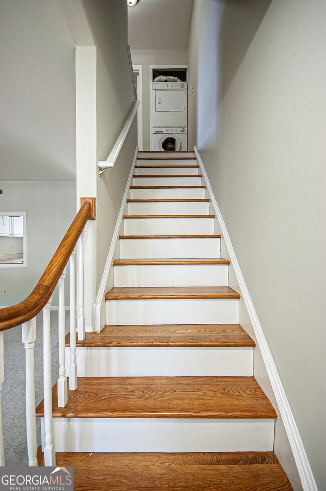 Building Photo - 3099 Colonial Way