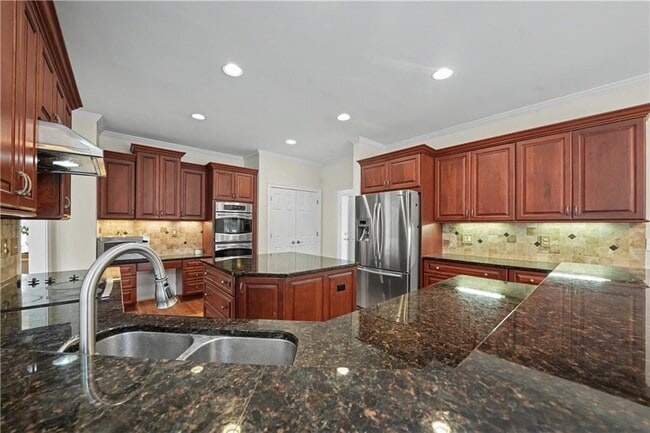 Building Photo - 2260 Bent Creek Manor