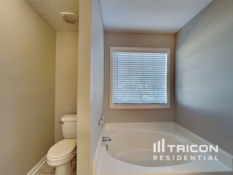 Building Photo - 1275 Wentworth Cove Ct