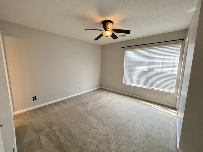 Building Photo - Townhouse in Nashboro Village!