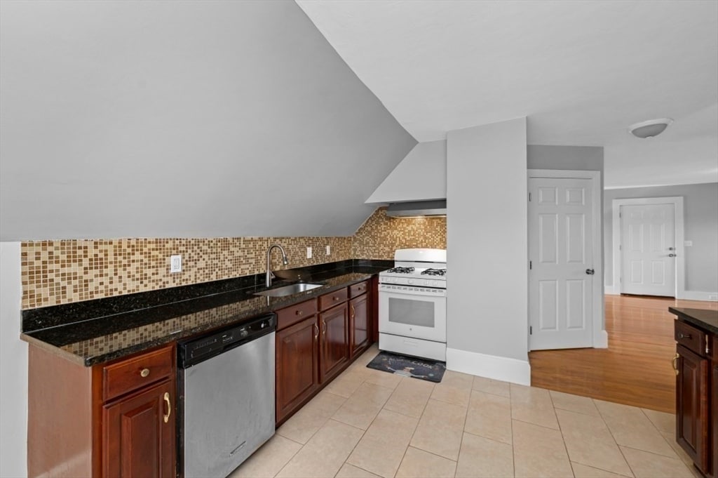 Building Photo - 129 Lynnway