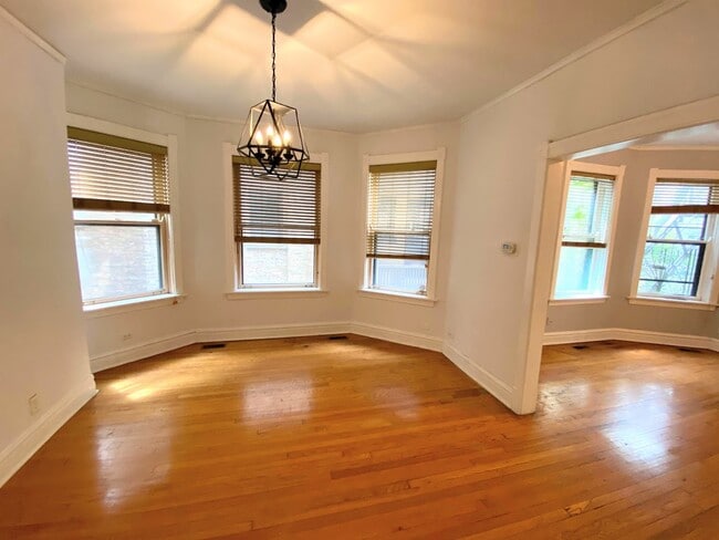 Building Photo - 5339 N Winthrop Ave
