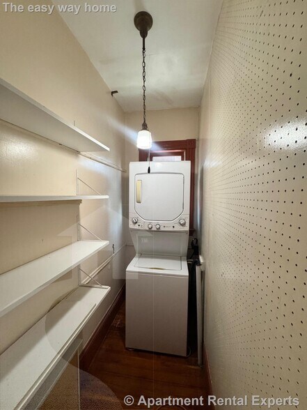 Building Photo - 27 Gilman Ter