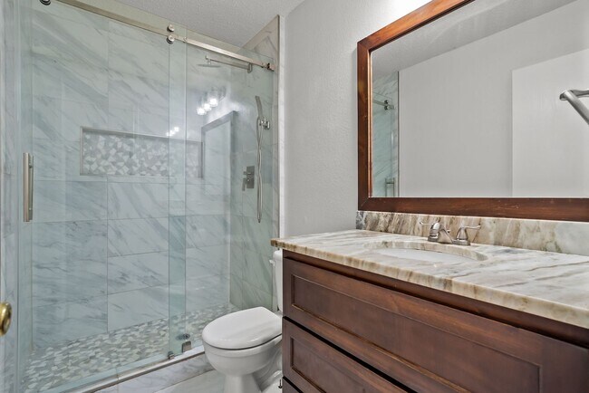 Building Photo - $500 off the first month's rent + move-in on or before 4/20