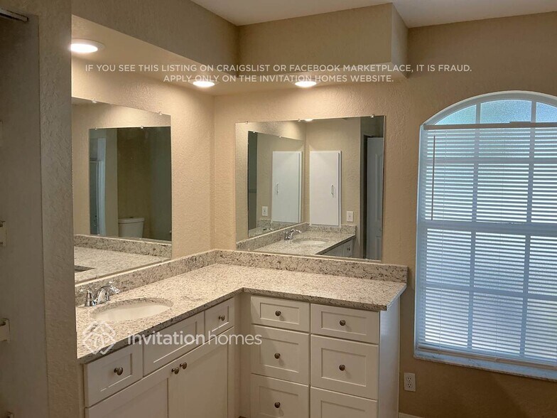 Building Photo - 423 Azure Rd
