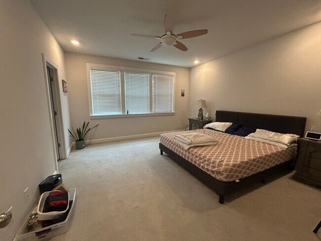 Building Photo - 413 Kinross Ln