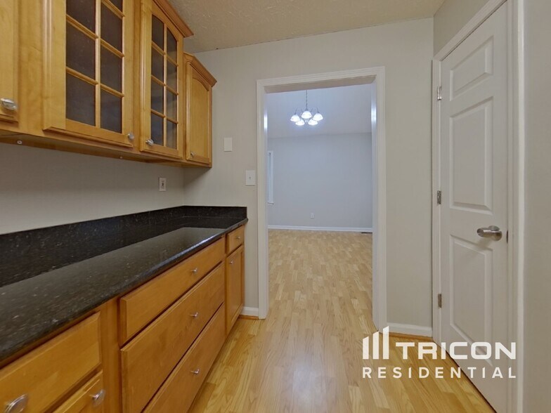 Building Photo - 3272 Greenhill Ct