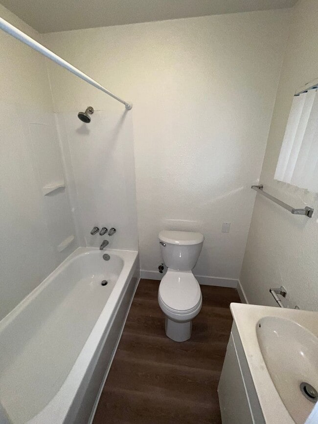 Building Photo - NICE DUPLEX IN CARMICHAEL!! $500 OFF FIRST MONTH'S RENT!!