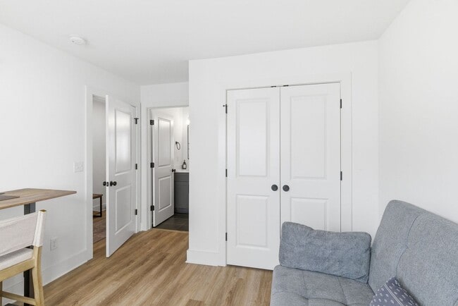 Building Photo - Modern Townhome in Madison