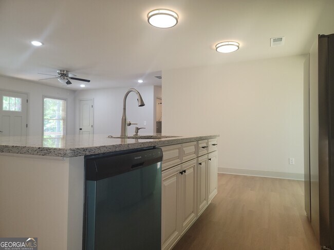 Building Photo - 413 Loblolly Ridge Rd