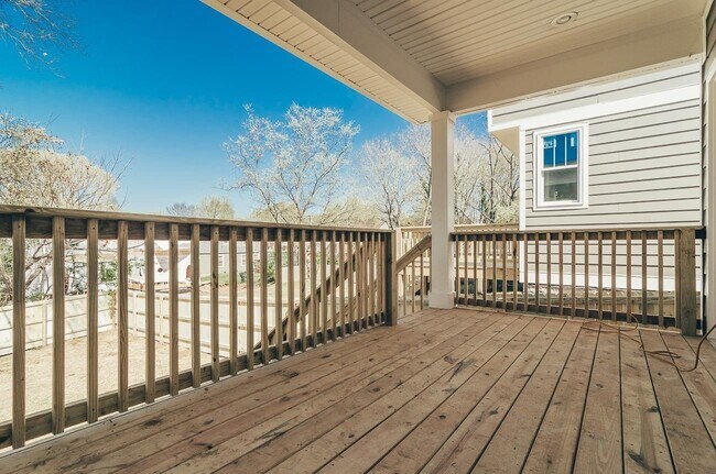 Building Photo - Beautiful East Nashville Home