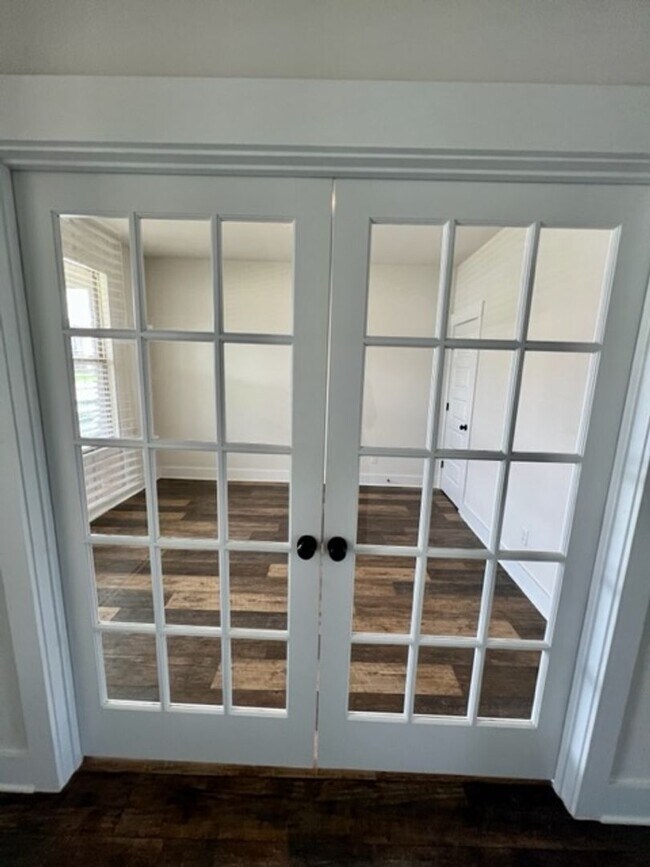 Building Photo - Beautiful 4 Bed/ 3.5 Bath Home in Newly Built Rivers Edge!